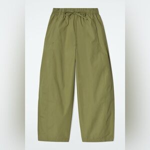 COS Khaki Barrel Leg Relaxed Trousers (Size 2/34).